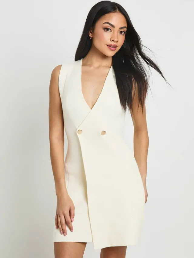 boohoo Dames Korte Mouw Gebreide Mini Jurk Met Gouden Knopen Crème