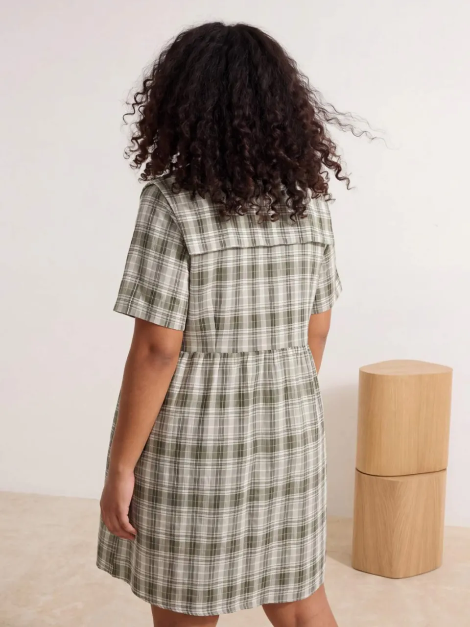 Trendyol Curve Dames Meerkleurig Geruit Kort / Mini Kort Casual Skater Grote maten Jurk veelkleurig, foto 2