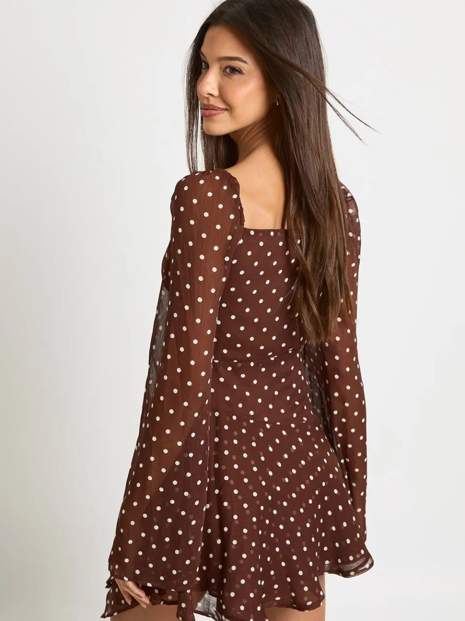 boohoo Dames Polka Dot Gerimpelde Sweetheart Geplooide Skater Jurk chocoladebruin, foto 2