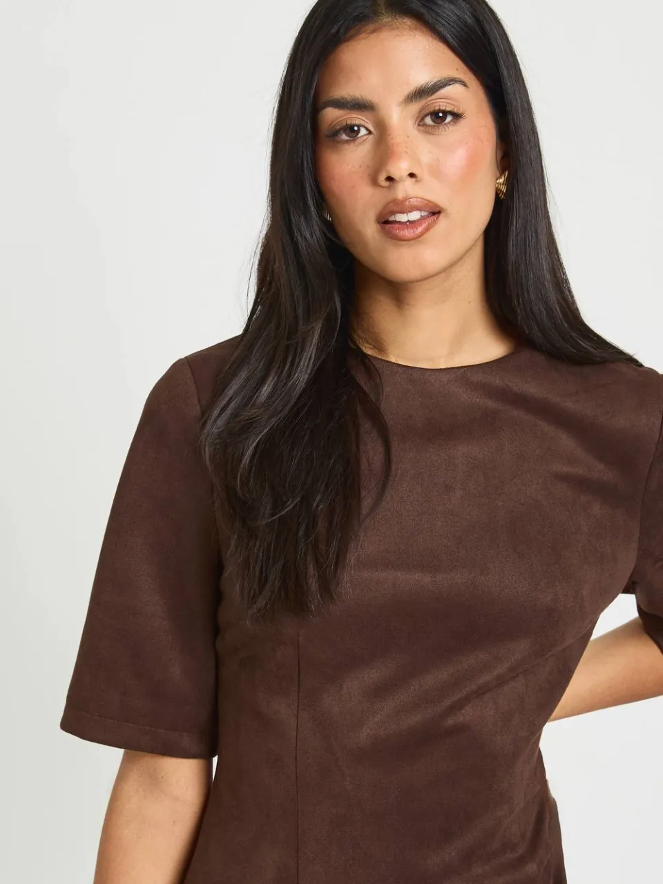 boohoo Dames Nep Suede Boxy T-shirt Jurk chocoladebruin, foto 4