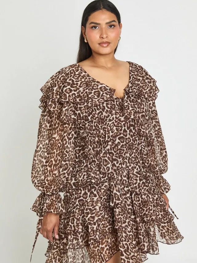 boohoo Dames Plus Chiffon Mini-jurk Met Bloemenprint En Ruches Luipaardprint