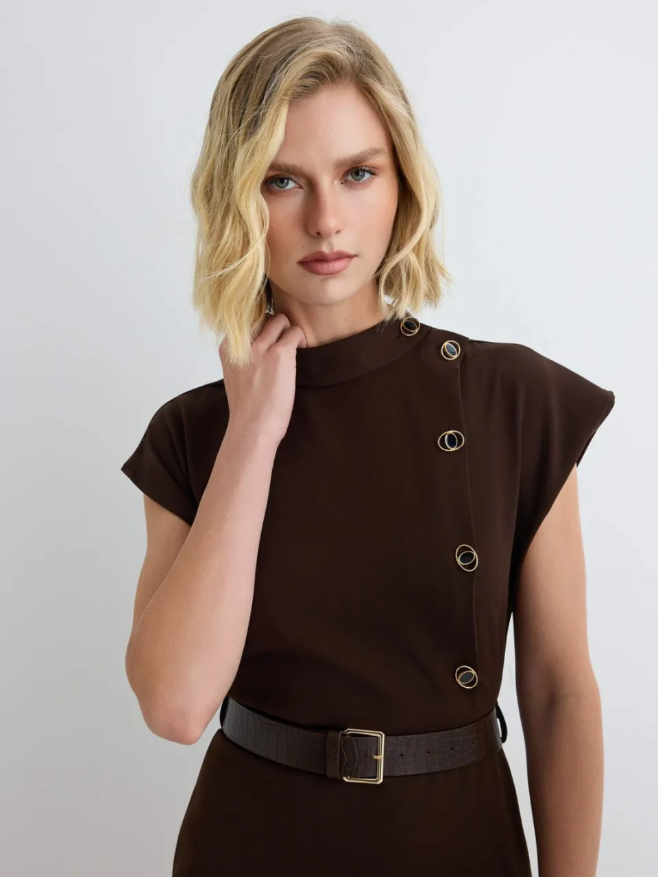Trendyol TRENDYOLMİLLA Dames Bruin Effen Kort / Mini Kort Bodycon Jurken, foto 2