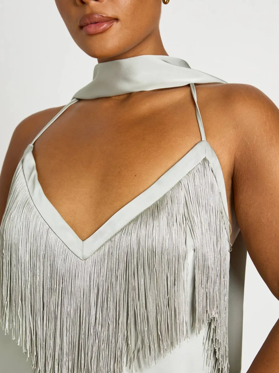 boohoo Dames Plus V-hals Kwastjes Jurk Met Sjaaldetail Mini verstandig, foto 4
