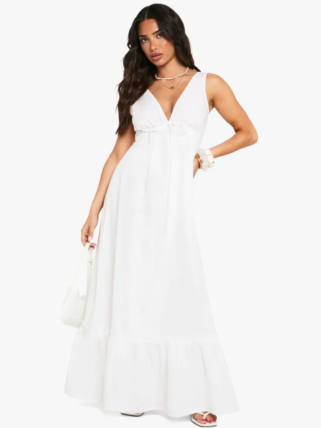 boohoo Dames Petite katoenen poplin maxijurk met ruche details en gelaagde zoom Wit