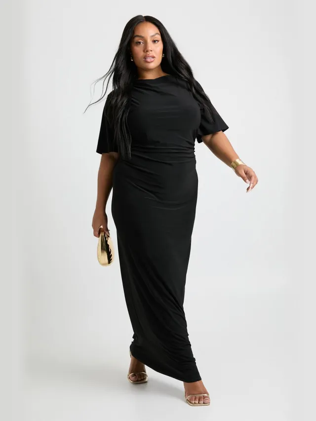 boohoo Dames Plus Angel Mouw Geraffelde Zijkolom Maxi Jurk Zwart