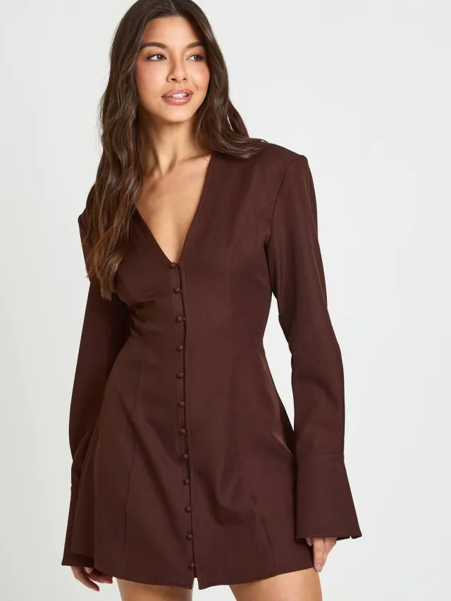 boohoo Dames Gestructureerde Blousejurk Met Knoopsluiting En Getailleerde Taille Chocoladebruin
