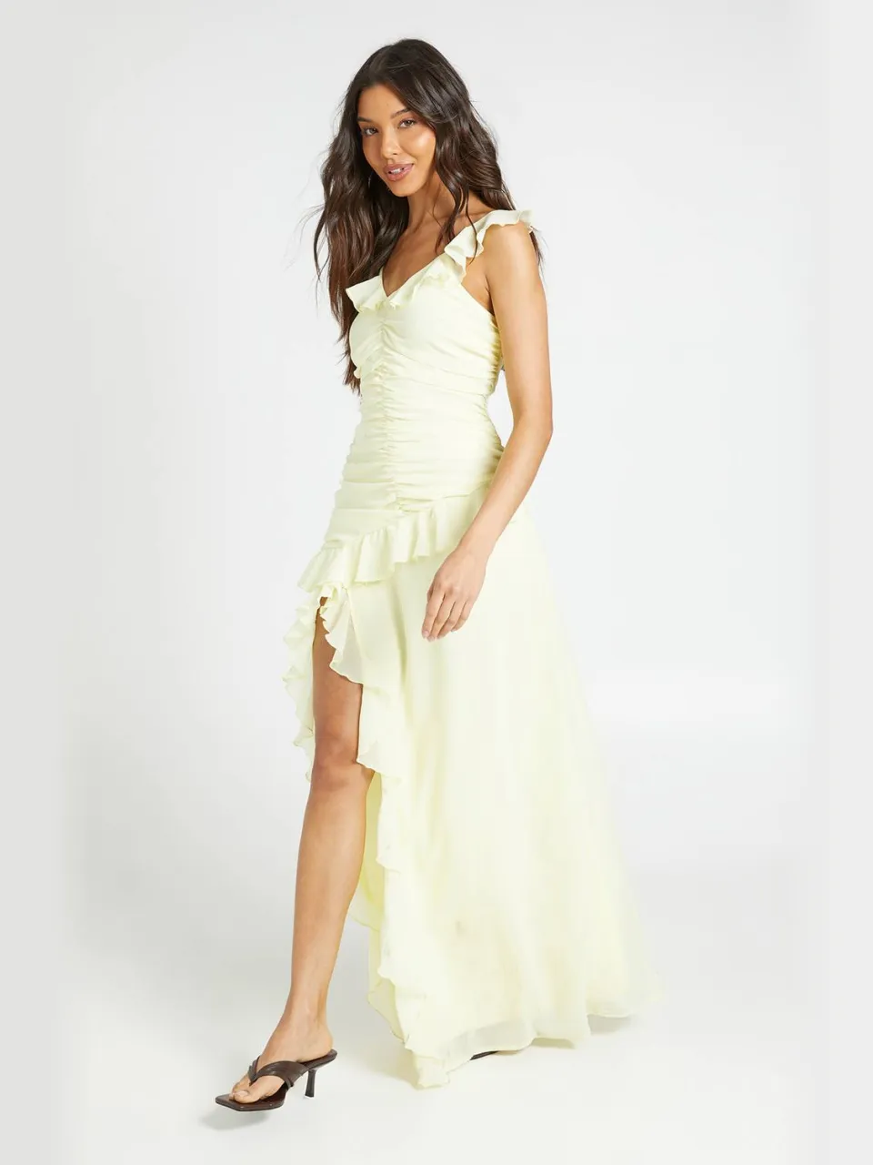 boohoo Dames Chiffon Maxi Jurk Met Geplooid Middel En Ruche Detail Citroen