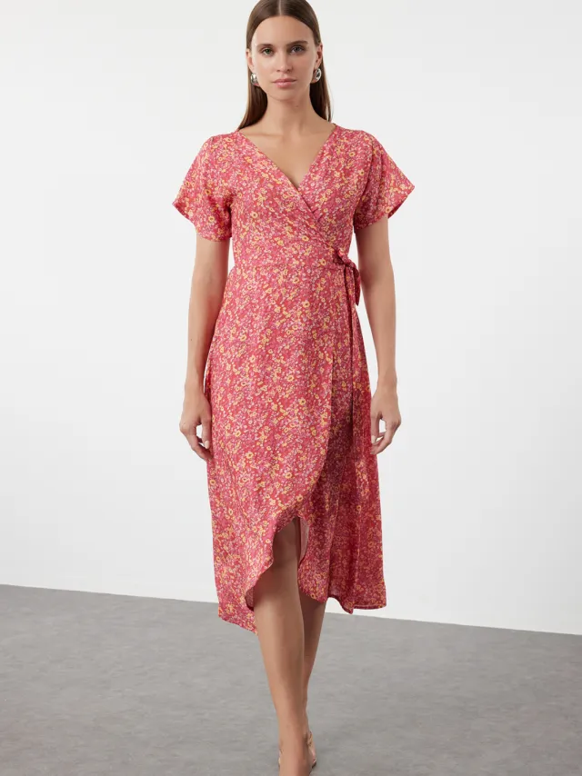 Trendyol TRENDYOLMİLLA Dames Roze Bloemen Midi Kort Avond / Dagelijks Double-breasted Jurken