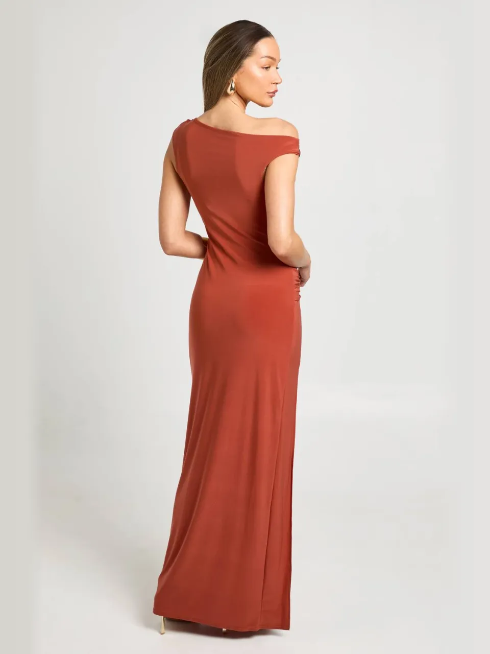 boohoo Dames Slinky Maxijurk Met Goudkleurige Details En Asymmetrische Halslijn, foto 2