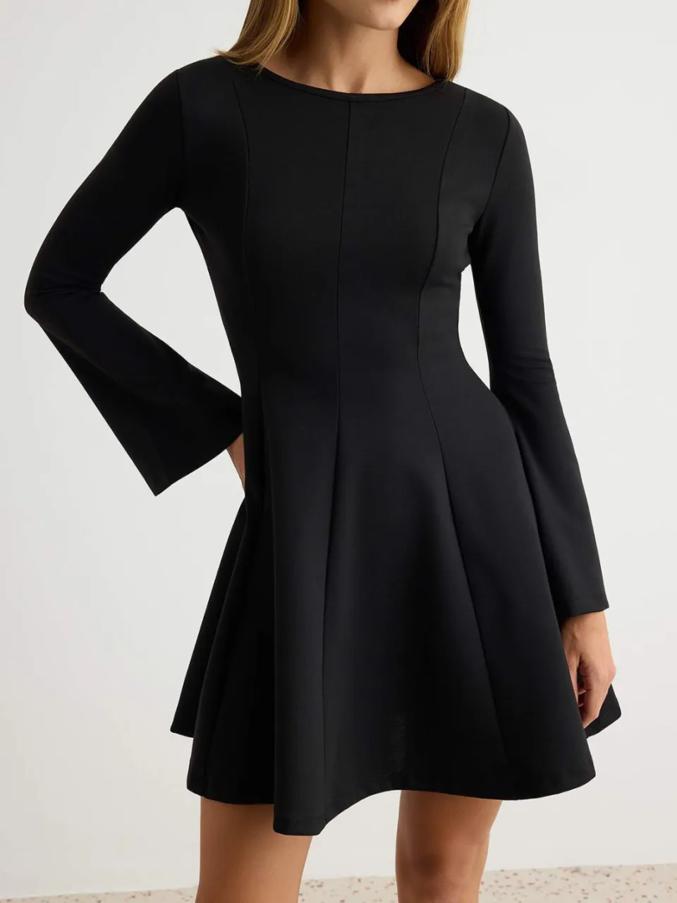 Trendyol TRENDYOLMİLLA Dames Zwart Effen Kort / Mini Lang Skater Jurken, foto 2
