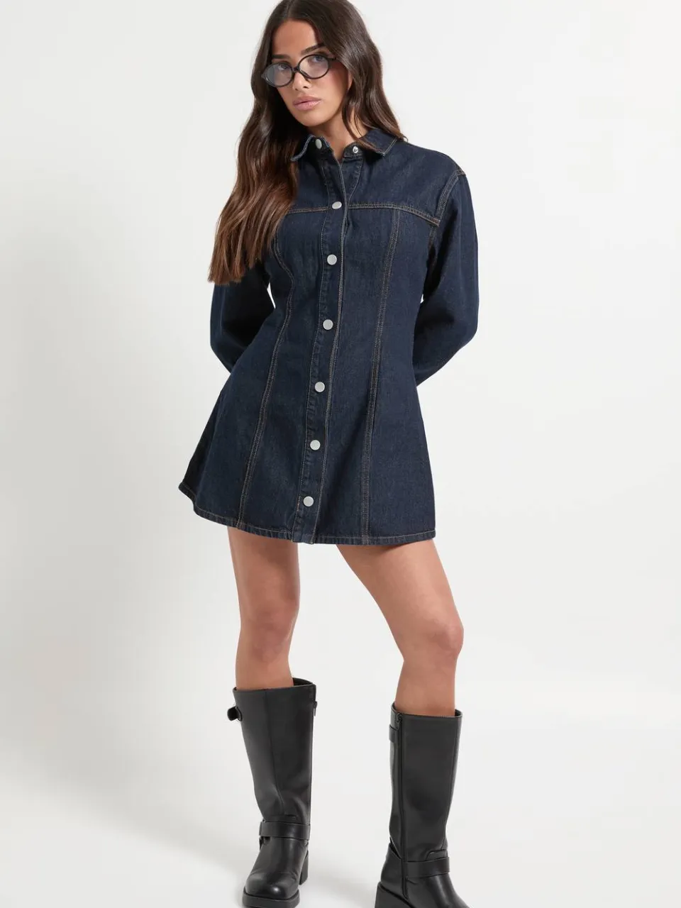 boohoo Dames Petite lange mouwen denimjurk met getailleerde taille, foto 3