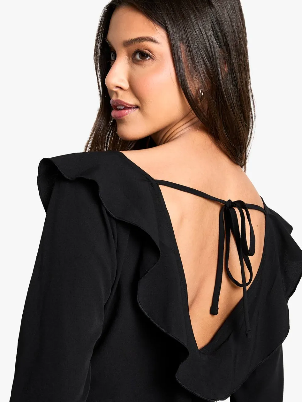 boohoo Dames Getextureerde minijurk met ruches en lange mouwen zwart, foto 4