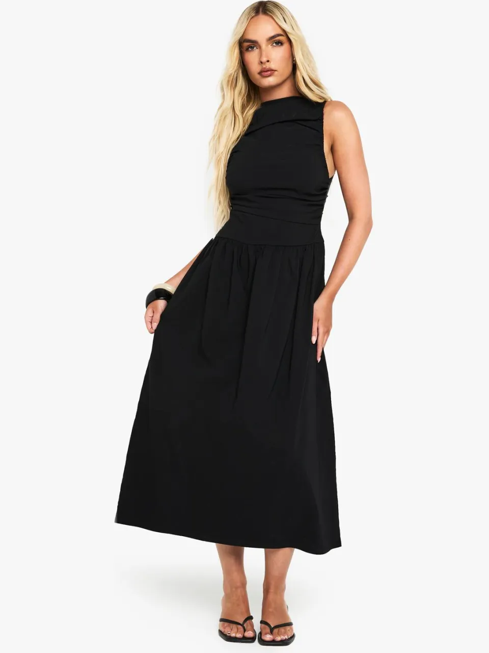 boohoo Dames Gerafelde drop-waist mouwloze midaxi jurk zwart, foto 2