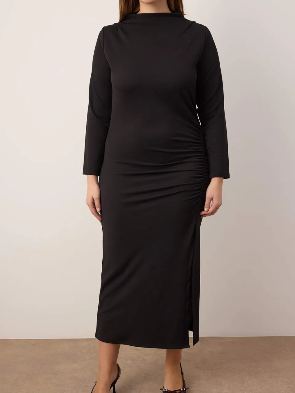 Trendyol Curve Dames Zwart Effen Maxi Lang Casual Recht Grote maten Jurk, foto 2