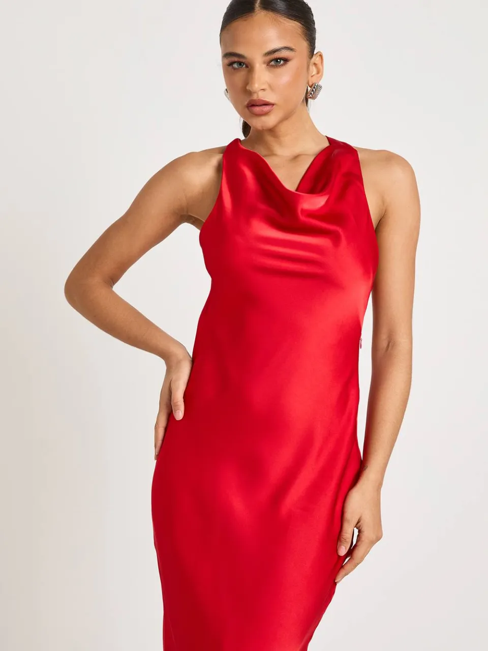 boohoo Dames Gedrapeerde rug satijnen maxi-jurk rood, foto 3