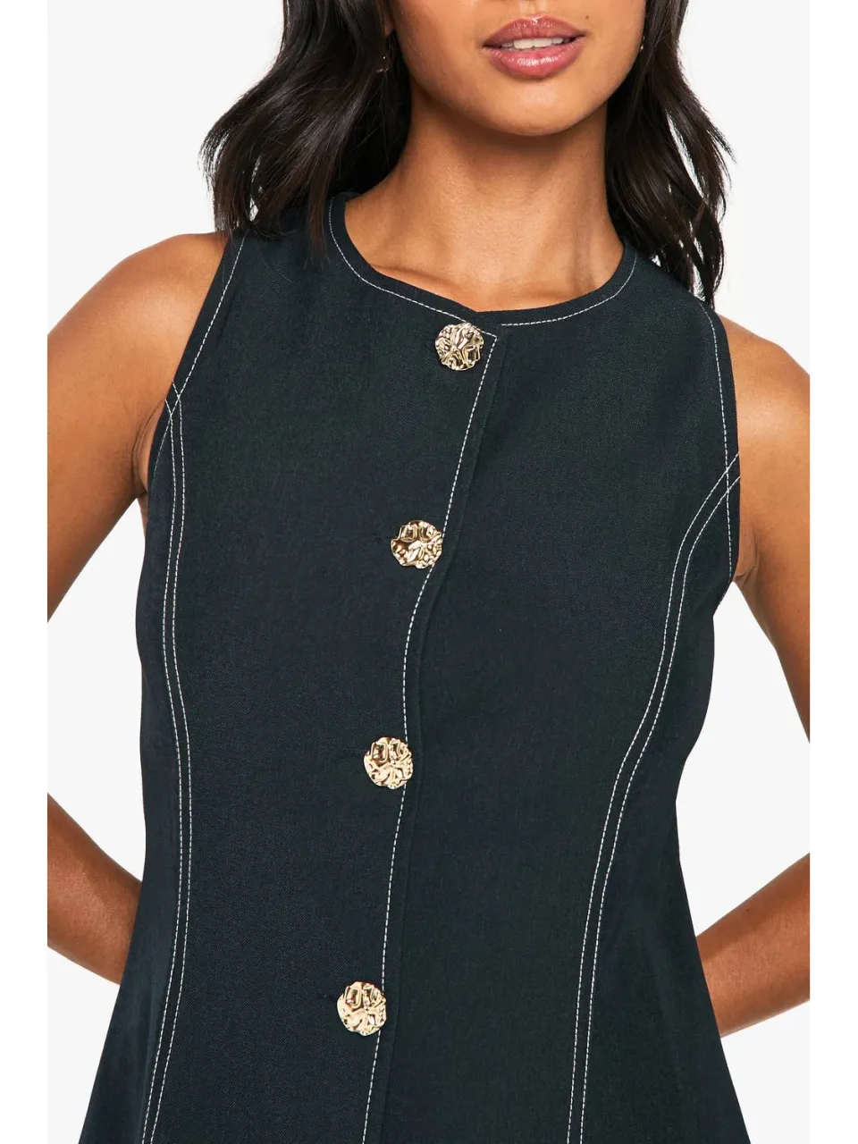 boohoo Dames Petite Gouden Knop Getailleerde Mouwloze A-Lijn Mini-Jurk, foto 4