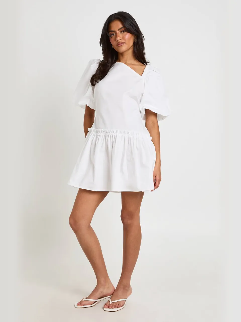 boohoo Dames Mini Jurk Met Pofmouwen En Asymmetrische Halslijn ivoor, foto 3