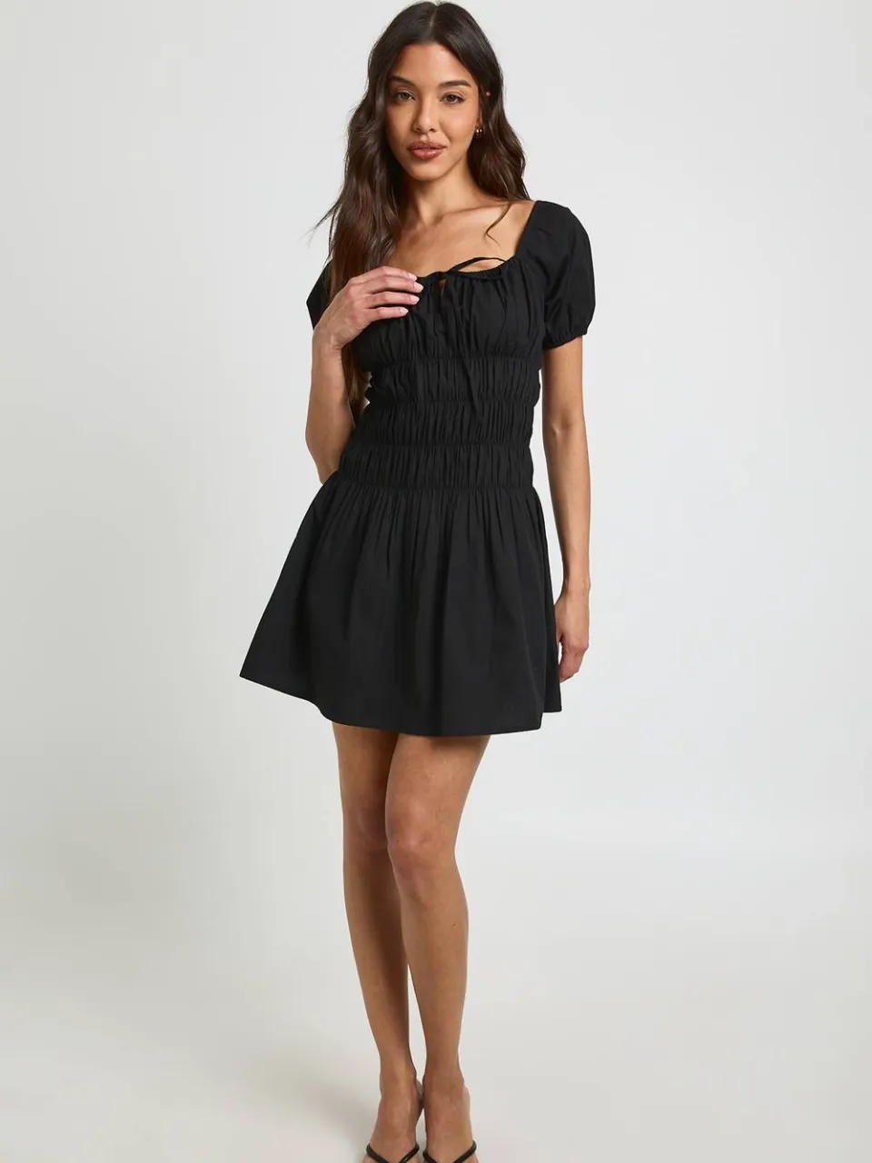 boohoo Dames Katoenen Popeline Mini-jurk Met Gesmockt Lijfje En Pofmouwen zwart, foto 3