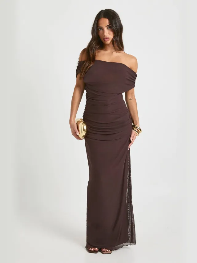 boohoo Dames Afgeschouderde mesh maxi-jurk Chocoladebruin