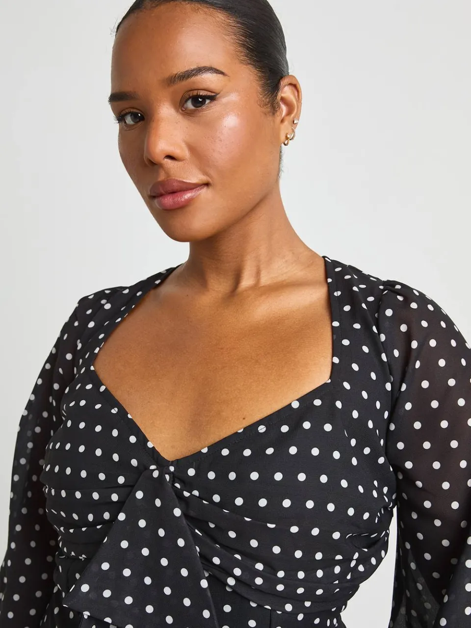 boohoo Dames Plus Polkadot Godet Zoom Mini Jurk zwart, foto 4