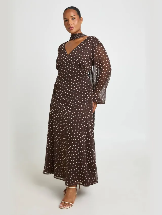 boohoo Dames Plus Polkadot Sjaal Maxi Jurk Met Rechte Snit Chocoladebruin