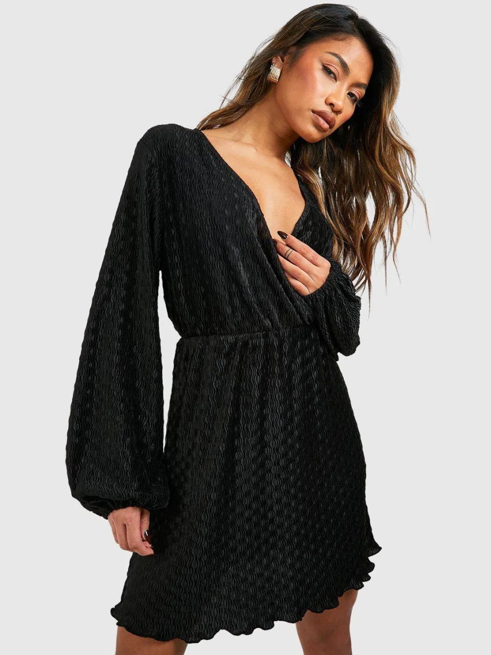 boohoo Dames Wave Plisse Blouson Mini Jurk zwart, foto 3