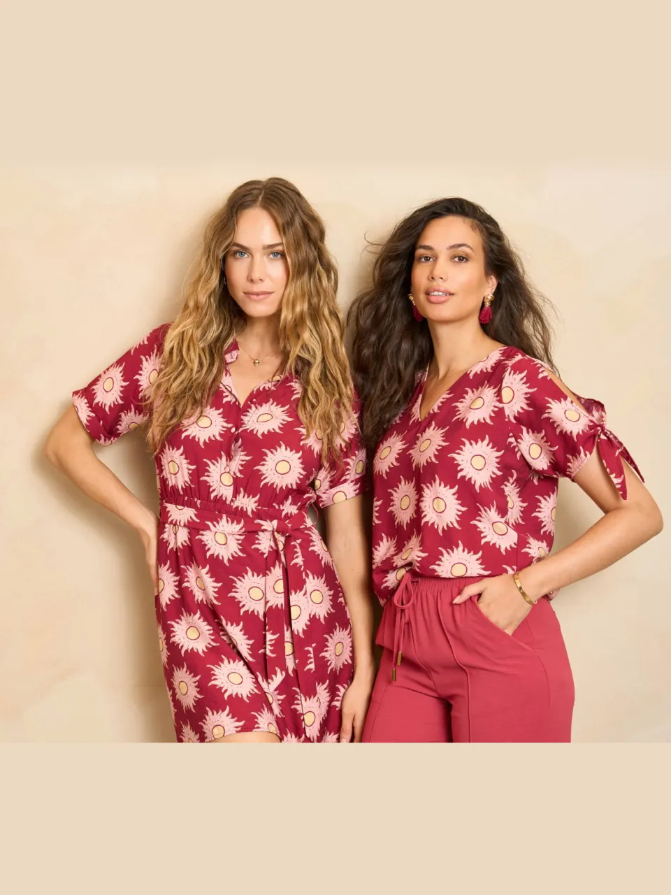 Lofty Manner korte jurk met ceintuur en all over print rood, foto 6