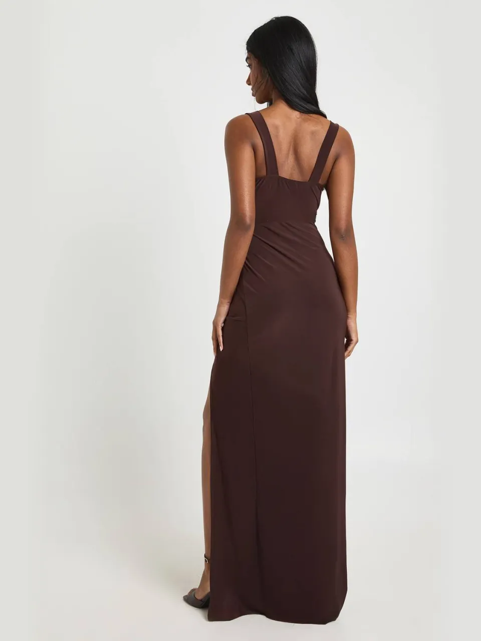 boohoo Dames Tall Slinky Gerimpelde Wikkel Maxi Jurk espresso, foto 2