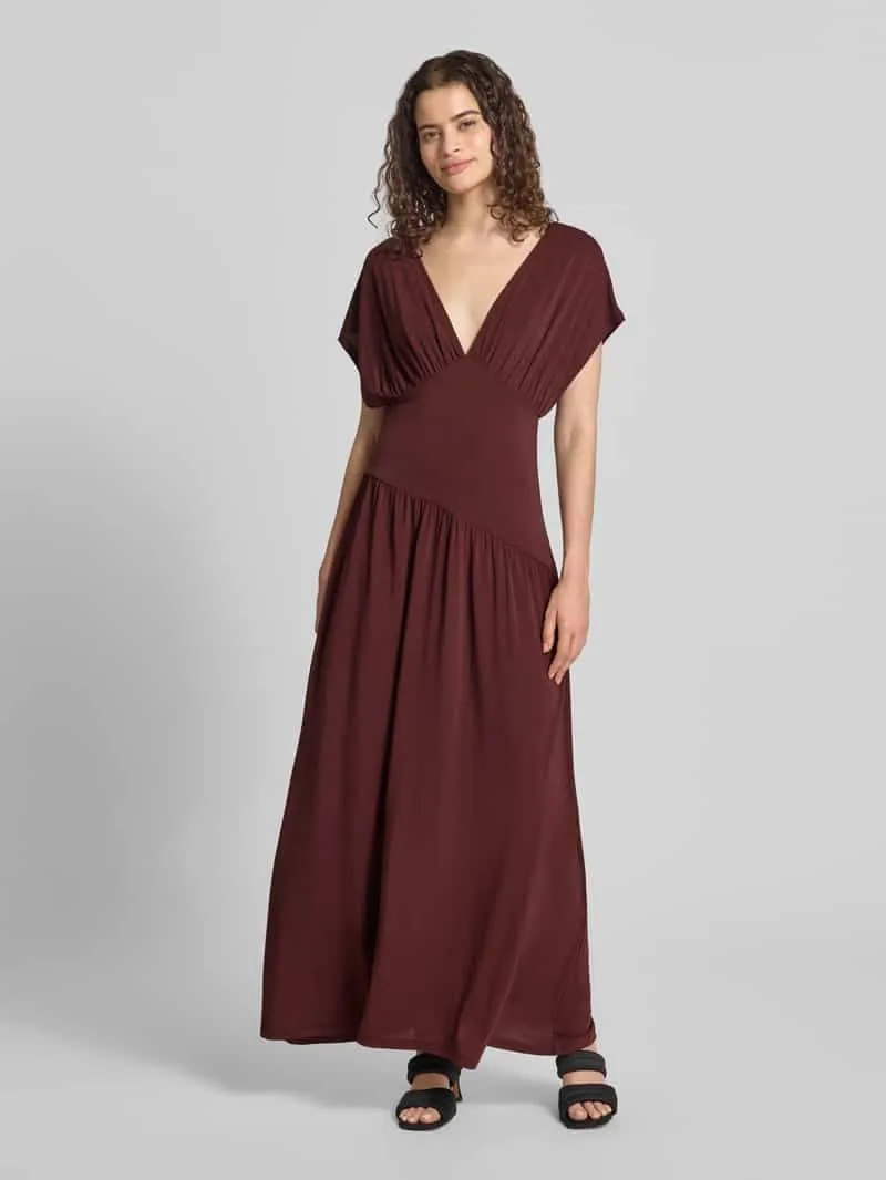 Gina Tricot maxi-jurk met V-hals Chocoladebruin