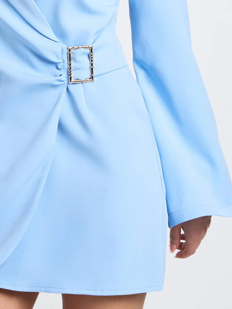 boohoo Dames Blazerjurk Met Gespsdetail En Uitlopende Mouwen pastelblauw, foto 4