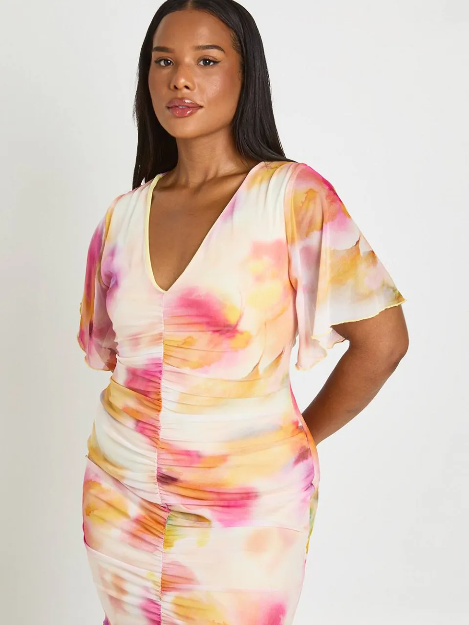 boohoo Dames Plus Gebloemde Mesh Gerimpelde Angel Sleeve Maxi Jurk roze, foto 3