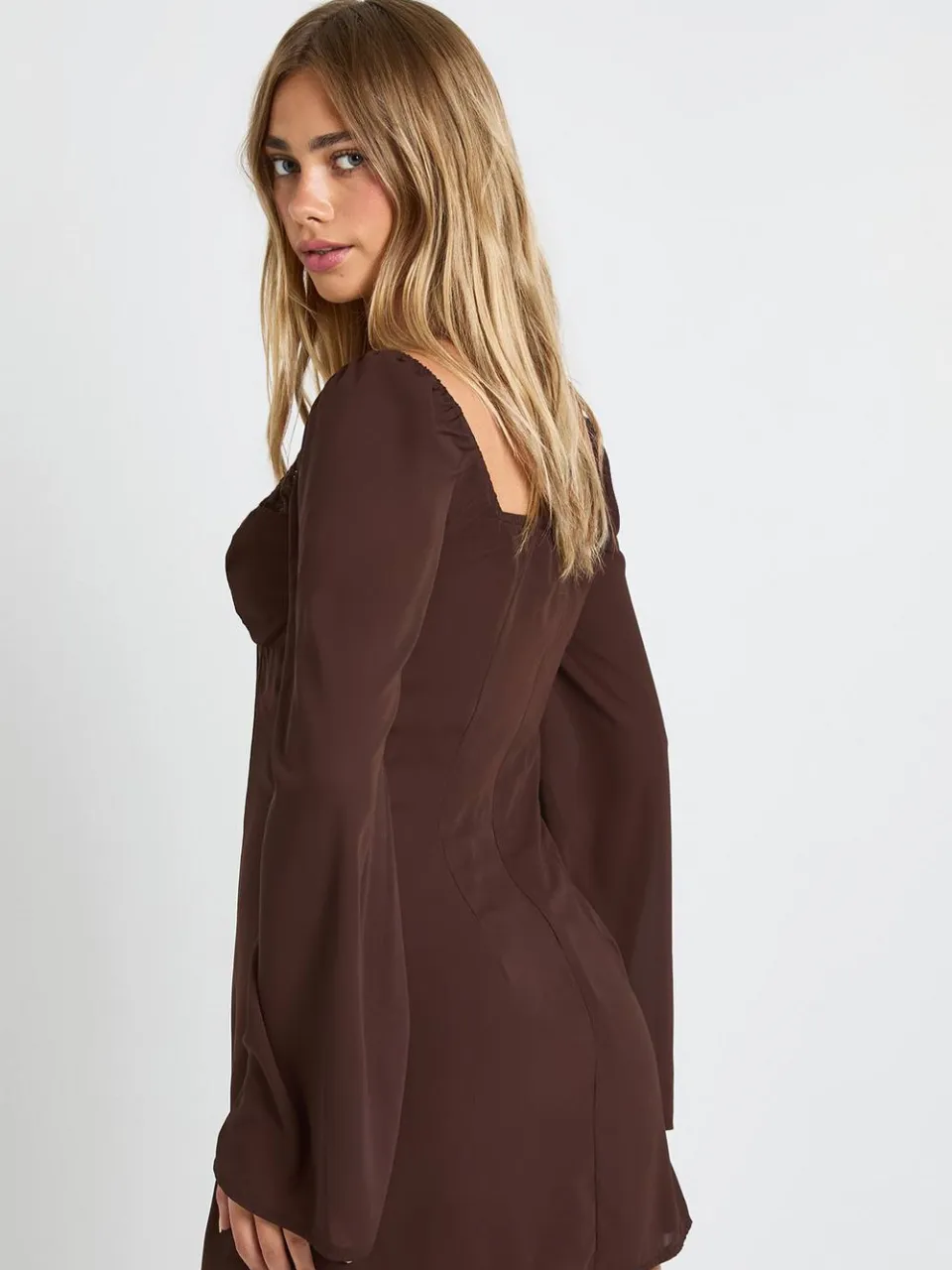 boohoo Dames Melkboerin jurk met kanten cupdetail chocoladebruin, foto 3