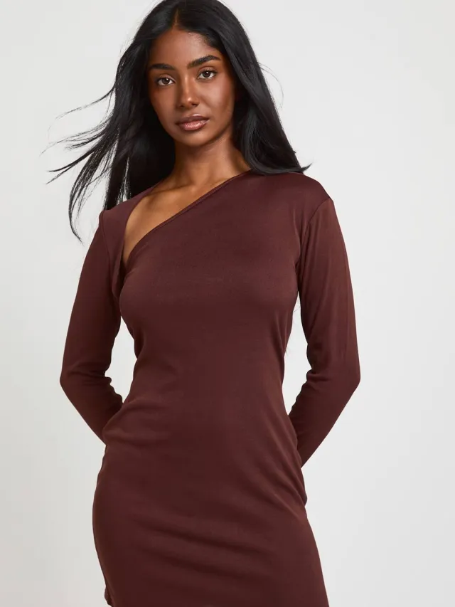 boohoo Dames Super Zachte Mini Jurk Met Asymmetrische Halslijn Chocoladebruin