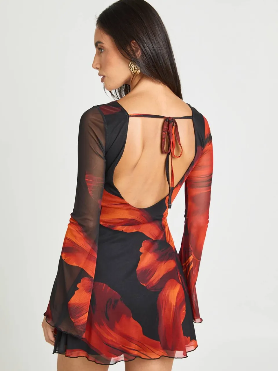 boohoo Dames Mesh Mini Jurk Met Bloemenprint En Uitlopende Mouwen zwart, foto 3