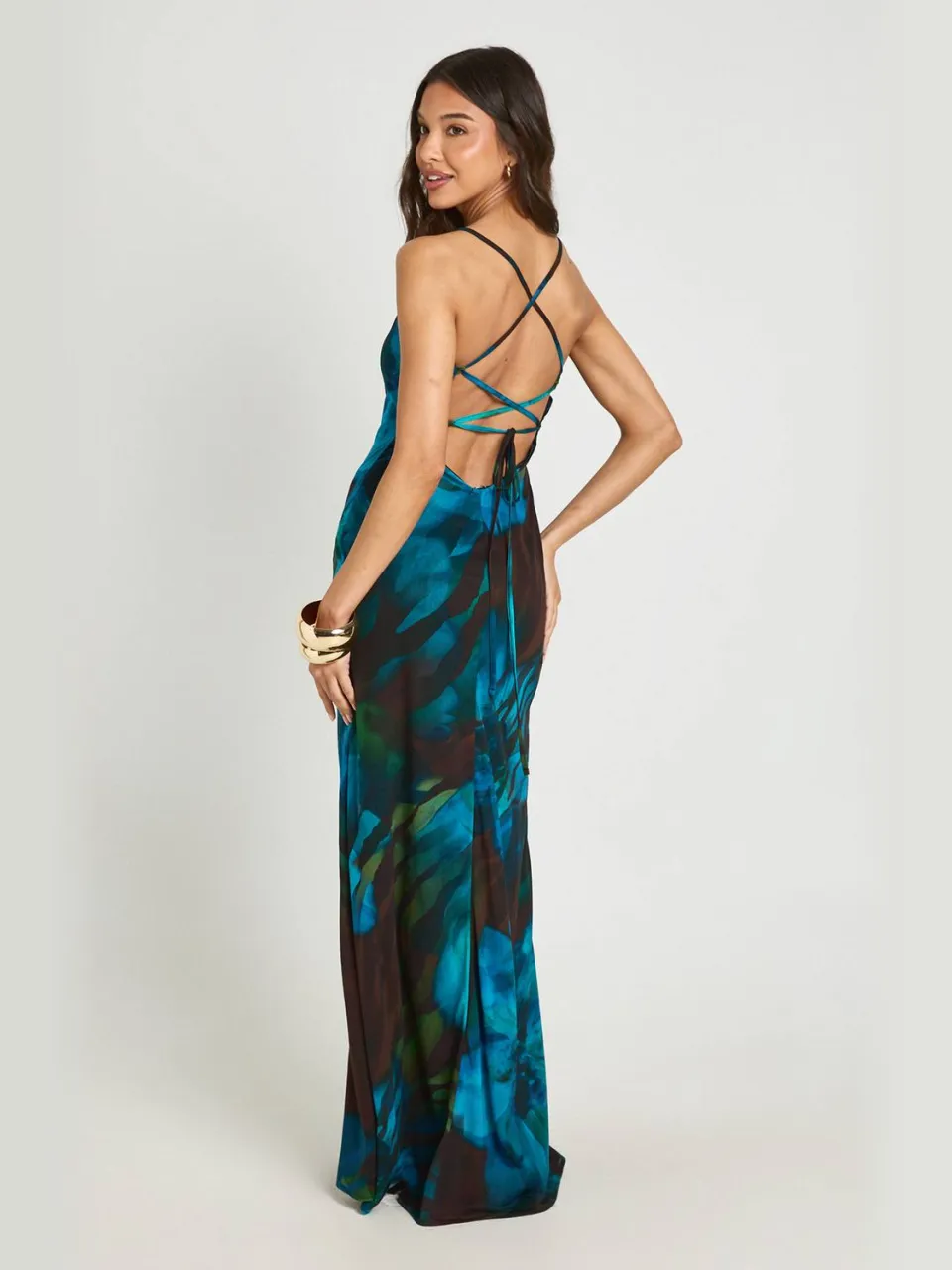 boohoo Dames Maxi Jurk Met Multi Zebra Print En Waterval Hals chocoladebruin, foto 2