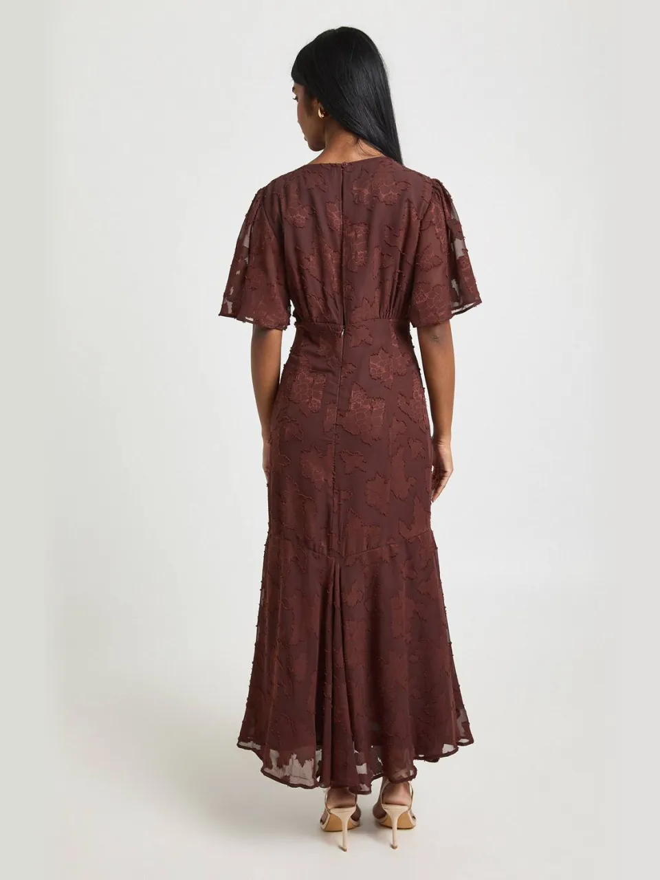 boohoo Dames Burnout Bloemen Engelenmouwen Midaxi Jurk chocoladebruin, foto 2