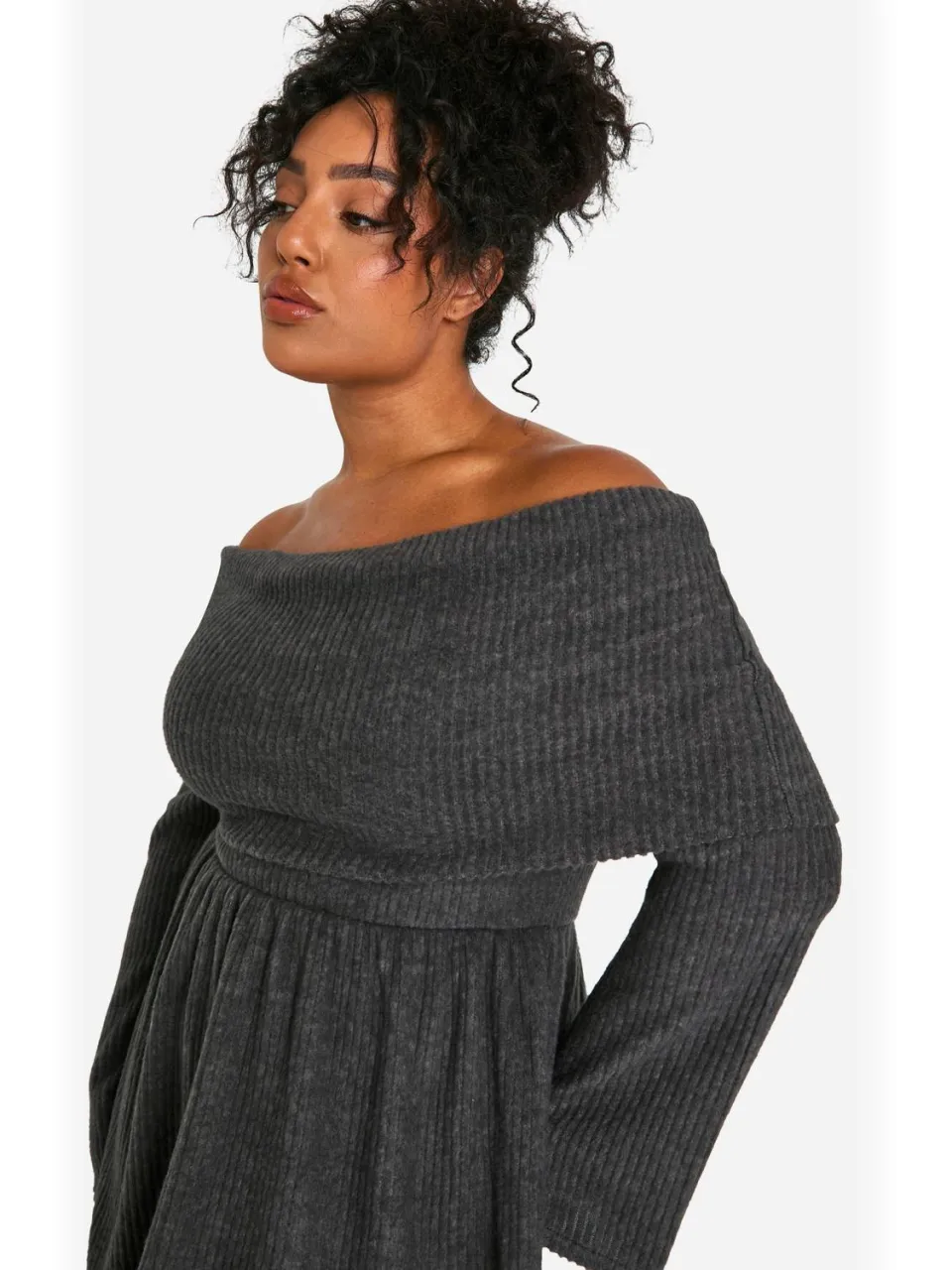 boohoo Dames Plus Geborstelde Rib Off Shoulder Skater Jurk houtskool, foto 4