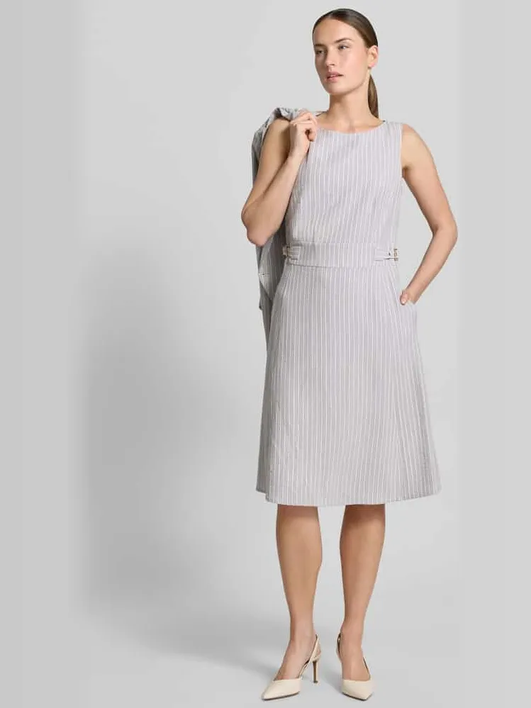 Christian Berg Woman Selection Knielange jurk van seersucker met strepen en lurex Ecru