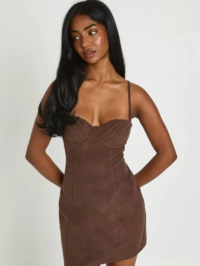 boohoo Dames Zacht Gestructureerde Geweven Mini Jurk Met Cup Details Chocoladebruin