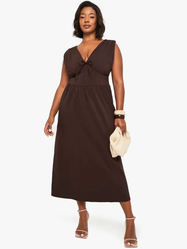 boohoo Dames PLUS STRIKDETAIL PLUNGE KORSET MIDAXI JURK Chocoladebruin