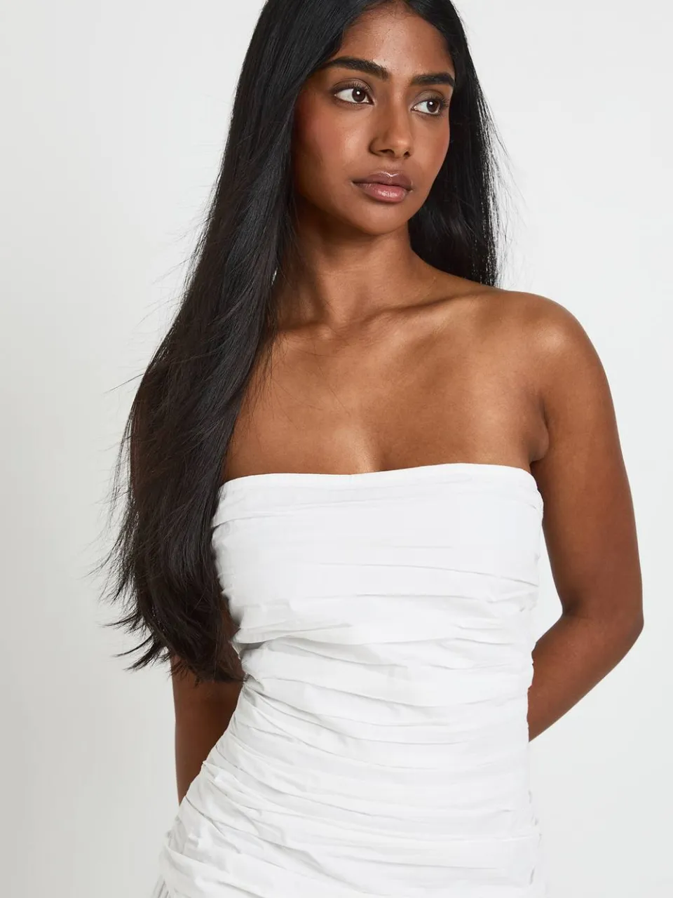 boohoo Dames Bandeau Gerimpelde Bubble Zoom Mini Jurk ivoor, foto 4