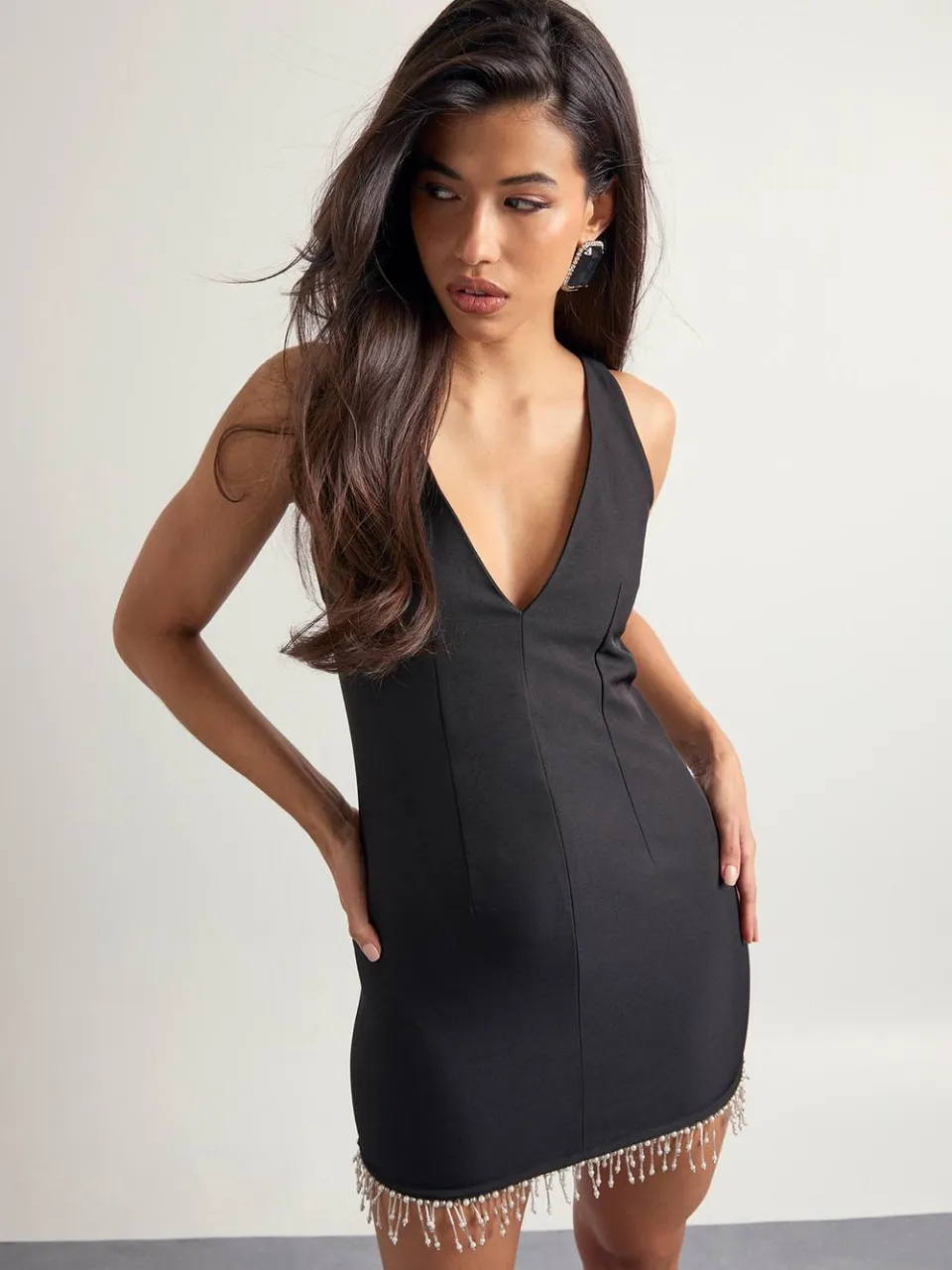 boohoo Dames Gestructureerde mini-jurk met parelversiering zwart, foto 3