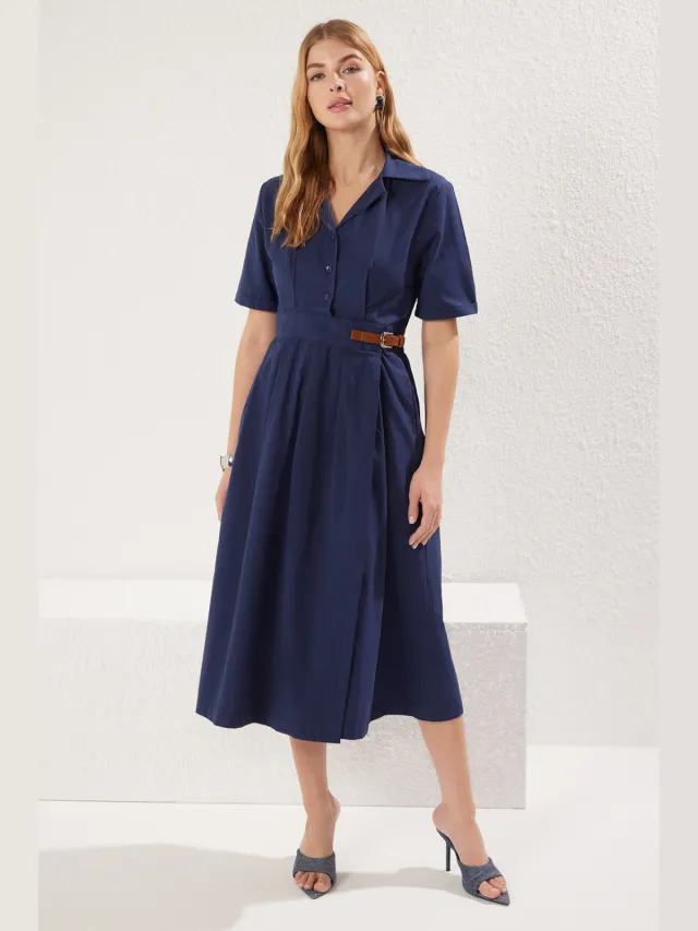 Trendyol TRENDYOLMİLLA Dames Donkerblauw Effen Midi Kort Casual Skater Jurken Marineblauw/Blauw