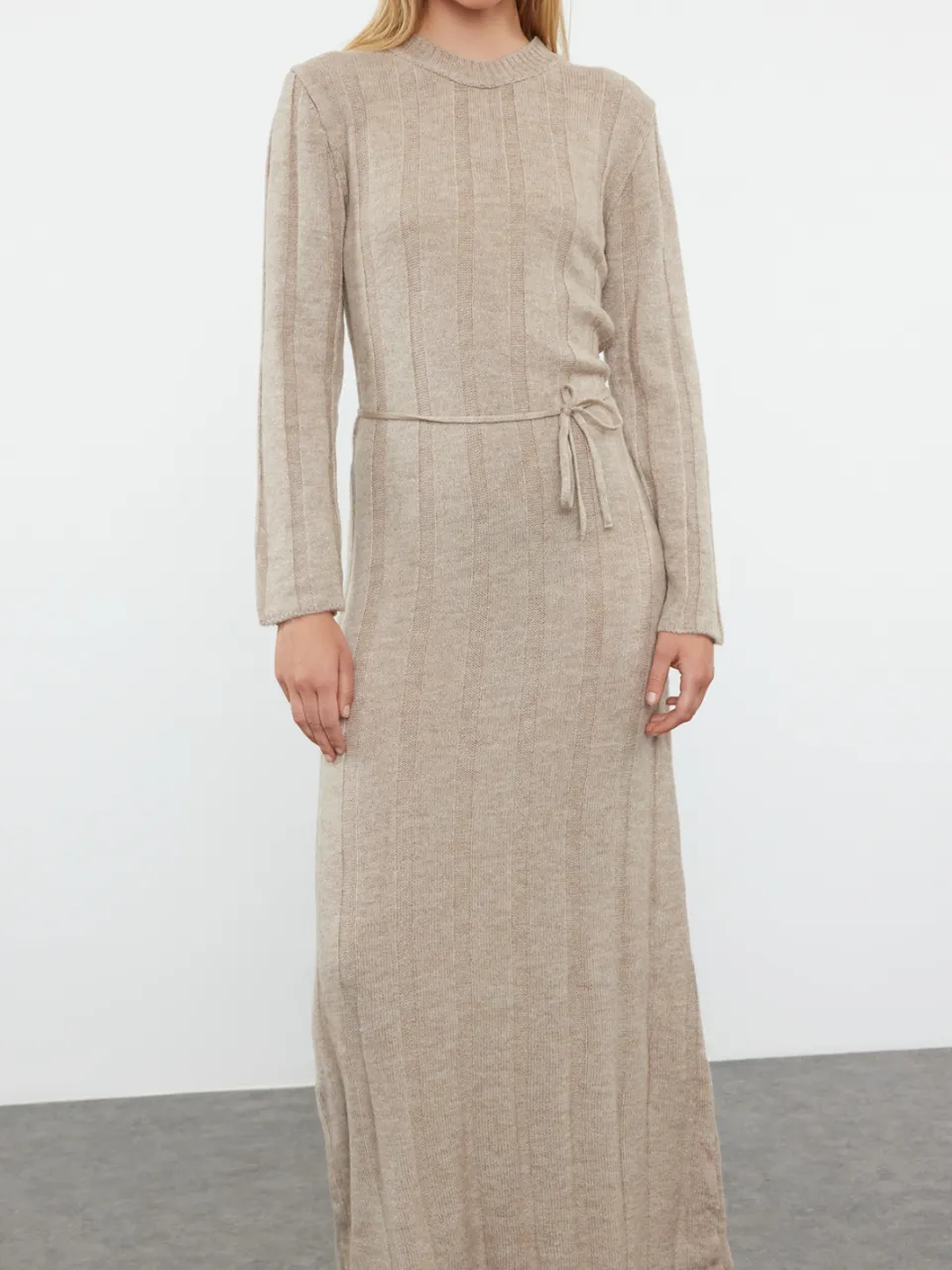 Trendyol TRENDYOLMİLLA Dames Beige Effen Maxi Lang Casual Recht Jurken, foto 2