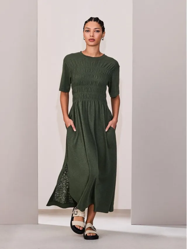 Next Dames - Midi-jurk met korte mouwen, gesmokte body en T-shirt - Tall - Groen Khaki Green