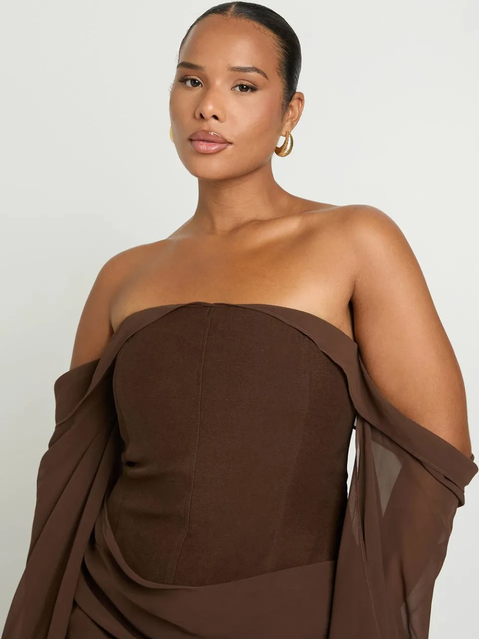 boohoo Dames Plus Bardot Uitlopende Mouw Gedrapeerde Rok Corset Mini Jurk chocoladebruin, foto 4