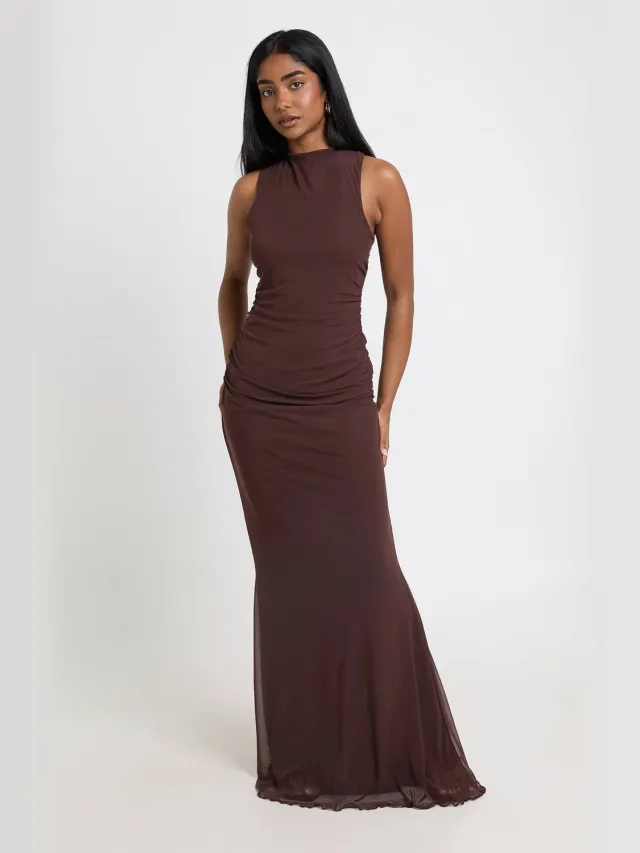 boohoo Dames Maxi Jurk Met Mesh En Gekruist Rugdetail Chocoladebruin