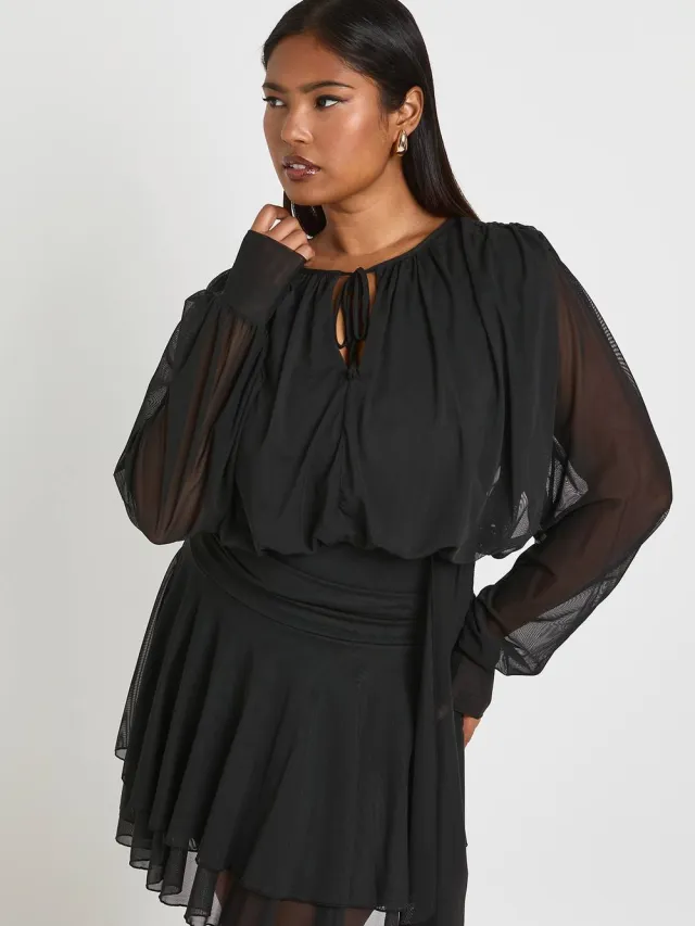 boohoo Dames Plus Strik Voorkant Asymmetrische Zoom Skater Jurk Zwart