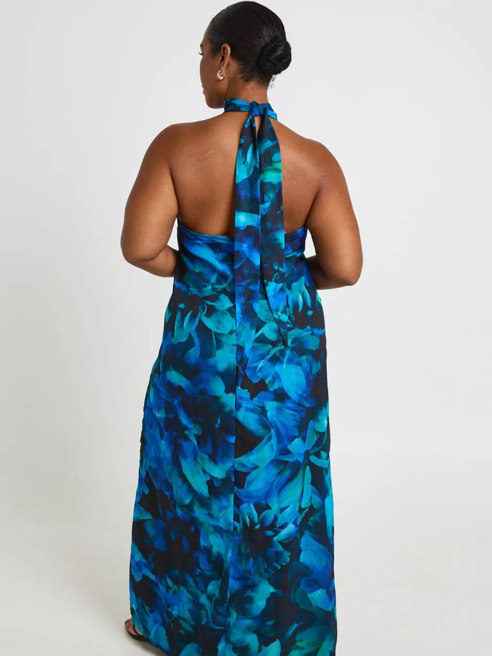 boohoo Dames Plus Plunge Halterneck Chiffon Maxi Jurk zwart, foto 2