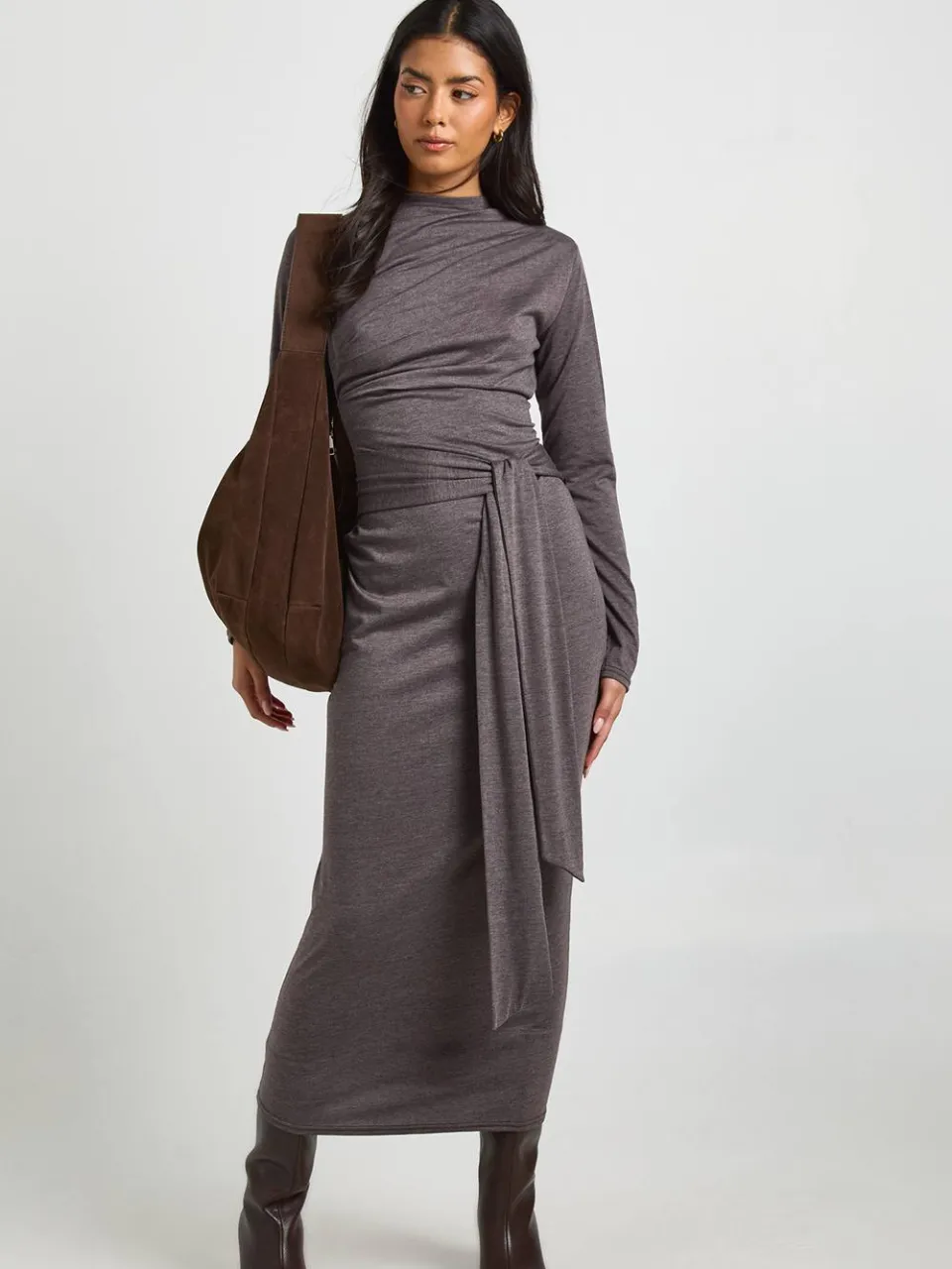boohoo Dames Gemeleerde Lange Mouw Jurk met Strikceintuur Midaxi Chocoladebruin